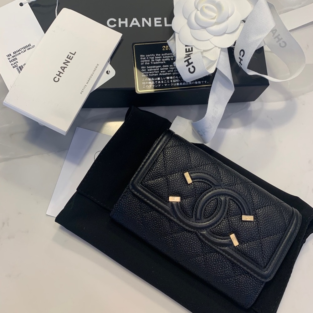 🦄 CHANEL FILIGREE WALLET🦄